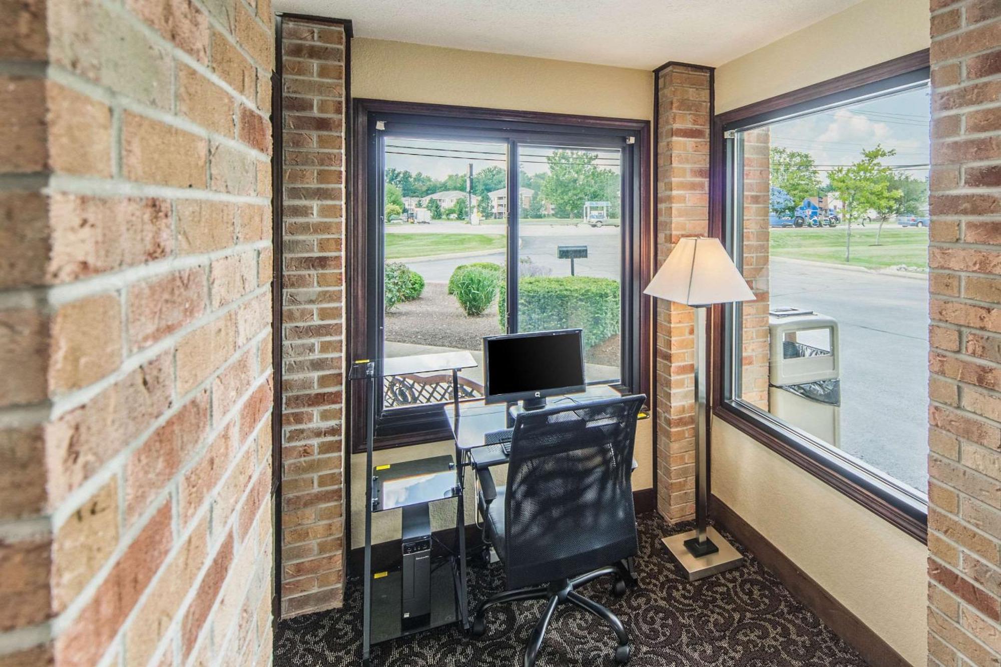 Quality Near Us-224 Hotel